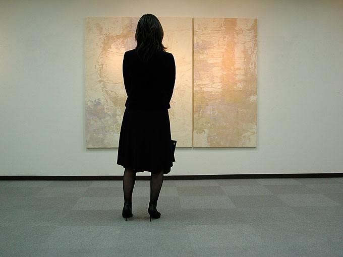 Se montrer câlin dans la douceur et la mollesse comme pour mourir